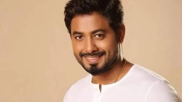 மேடையில் விளாசிய ஆரி