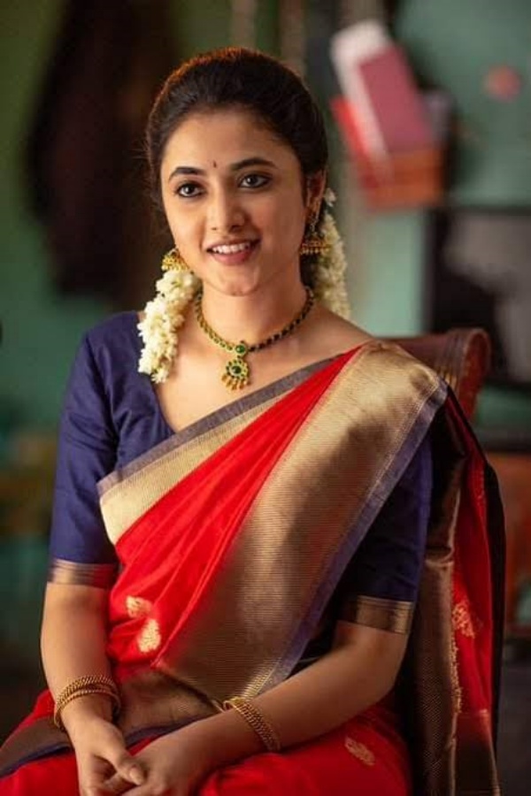 ரசிகர்களின் கனவு கன்னி