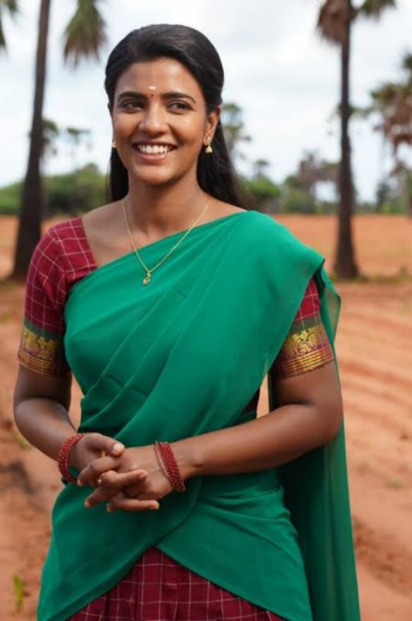 தனுஷ் என்னை காதலித்தார்