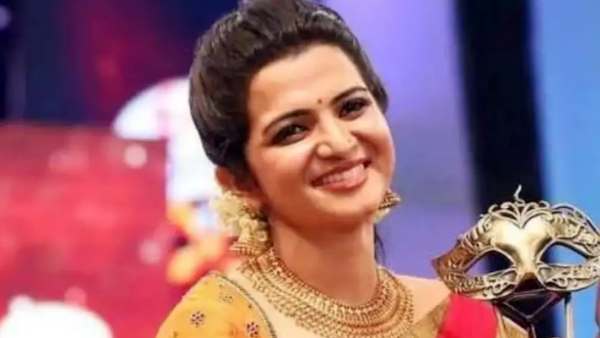 விஜய் டிவி தொகுப்பாளினி டிடி வாங்கும் சம்பளம்.. ஆத்தாடி ஹீரோயினை மிஞ்சிடுவாங்க போல!