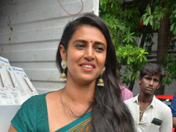 கஸ்தூரி ட்வீட்