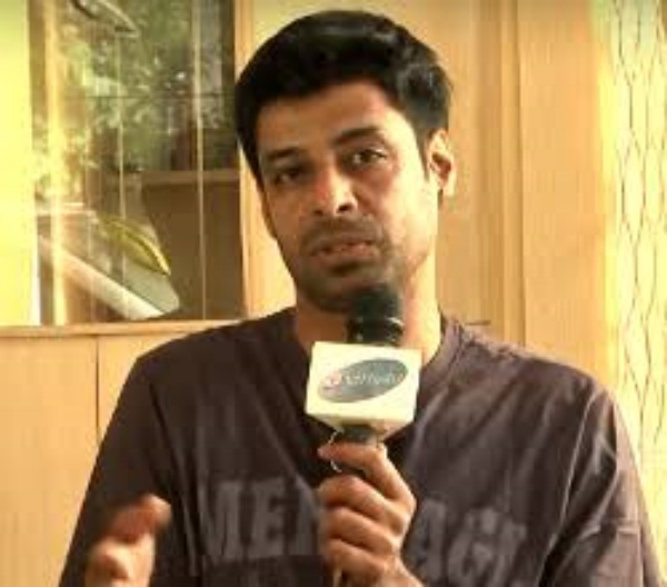 தன்னை முழுமையாக அர்ப்பணித்து