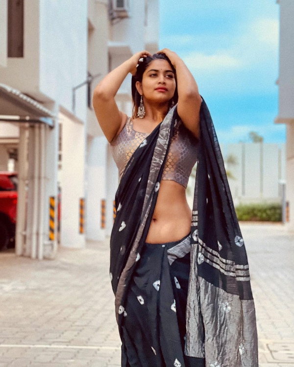 ஷிவானி நாராயணன் படத்தில்