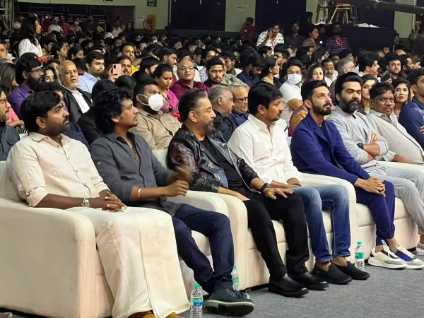 அனைவரையும் கவர்ந்த கமல் உடை
