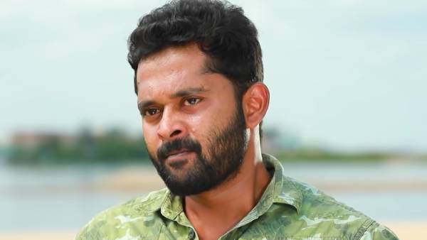 கேரக்டர்களை பிக்ஸ் செய்யும் ரசிகர்கள்