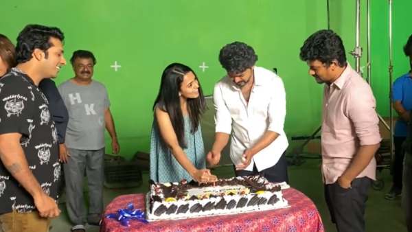 சக்சஸ் பார்ட்டி கொடுத்த விஜய்