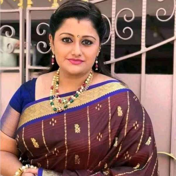 ரோஜா தொடரில் நடிப்பு