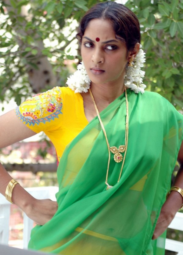 மிரட்டல் வில்லி