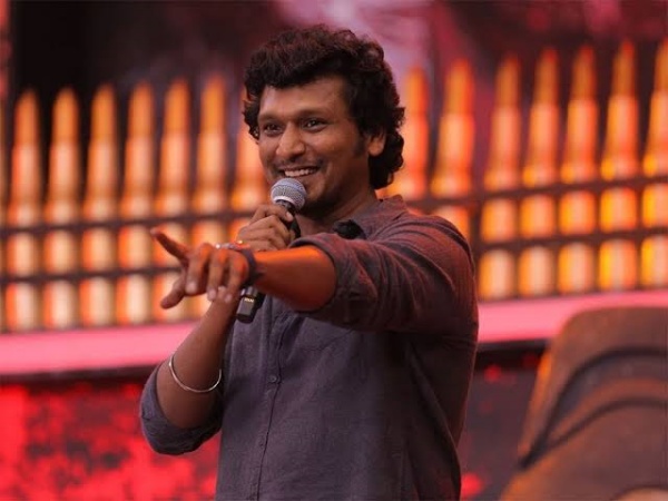 முழுக்க முழுக்க ஆக்ஷன்