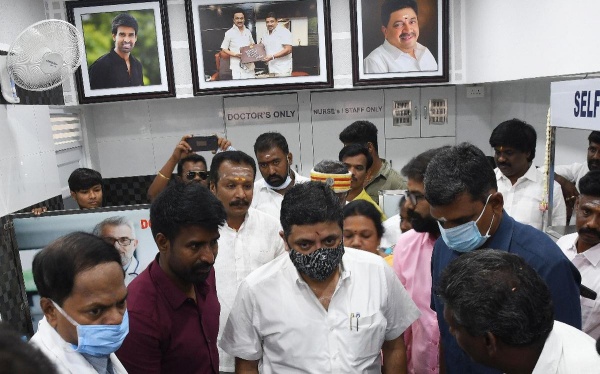 ஓட்டல் பிசினசில் சூரி
