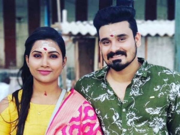 யோகேஷை திருமணம் செய்த மைனா