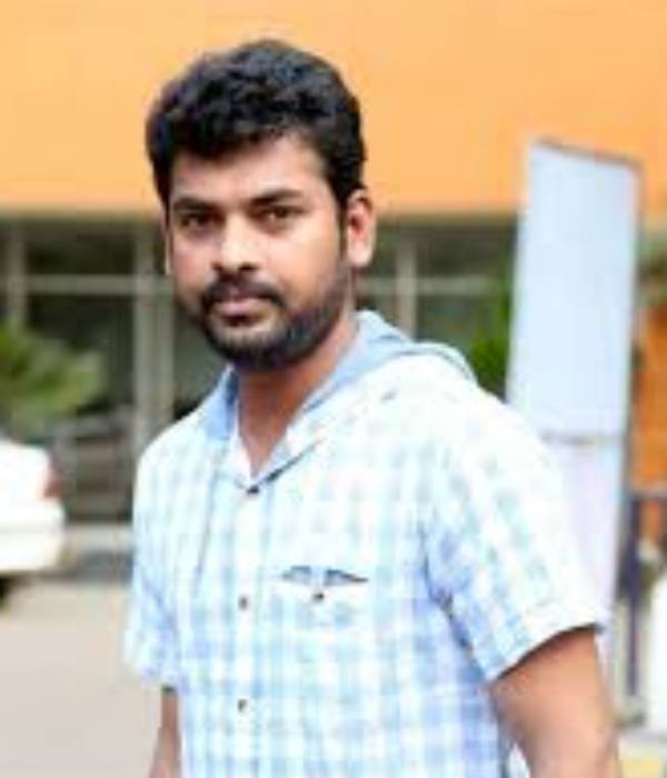 விஜய் சேதுபதியால் தான் அந்த படத்தில் ஹீரோவானேன்... நடிகர் விமல்!! | I have become Hero Because of Vijay Sethupathi says Actor Vimal 2 ஹீரோவாக அறிமுகமானார்