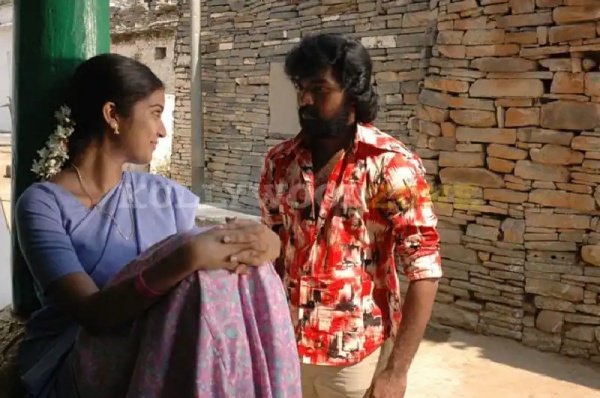 அரசியலில் சிக்கி சீரழியும் இளைஞர்கள்