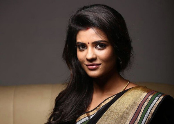 பேமிலி ஆடின்ஸ் நாயகி