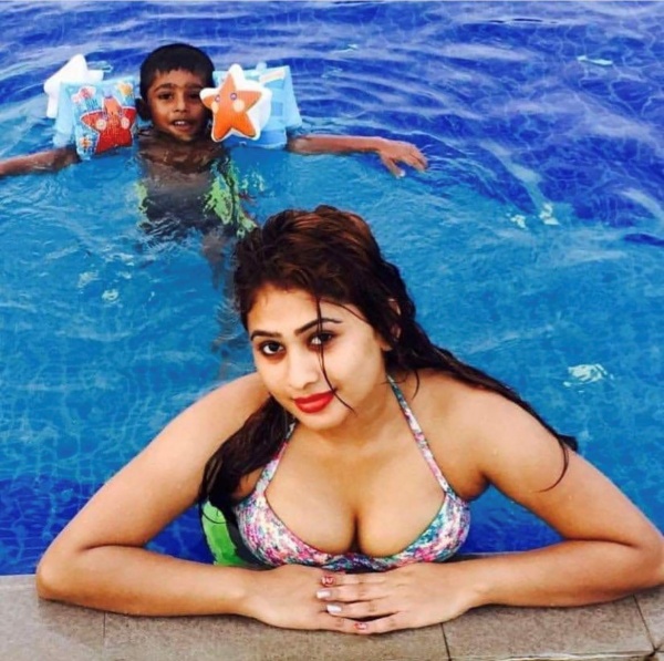 மகனுடன் குளியல்