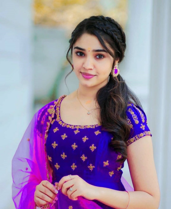 நடிகை கிருத்தி ஷெட்டி