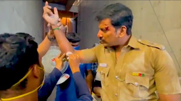 லத்தி படப்பிடிப்பில் விபத்துக்குள்ளான விஷால்.. ஷூட்டிங் பாதியில் நிறுத்தம் ! | Actor vishal got accident in lathi movie shoot 4 லத்தி படப்பிடிப்பு ரத்து