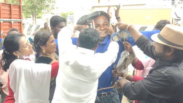 செருப்பு மாலை