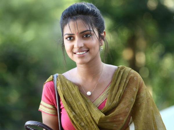 அப்பாவிப் பெண்