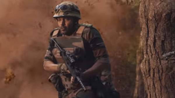 ஏலியன்ஸ்களுடன் போராடும் ஆர்யா