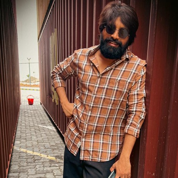 அட இவரும் இருக்காரா படத்தில்