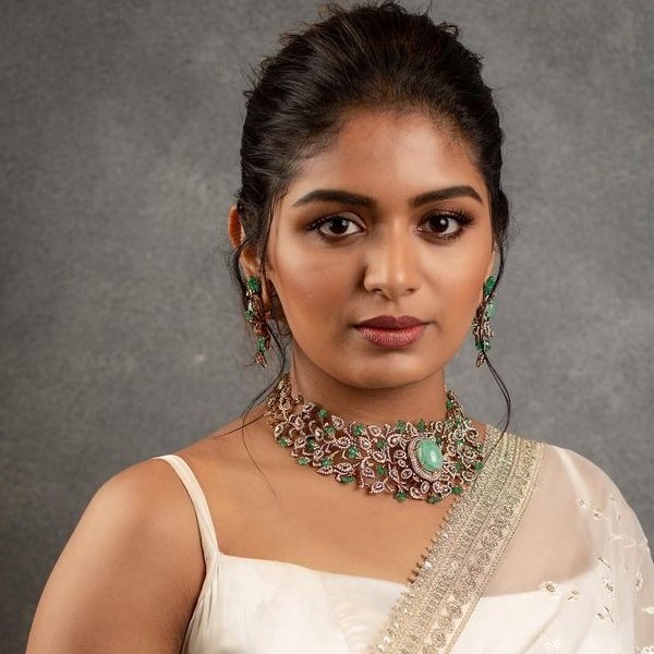 பாடகியாகவும் மாறிய அதீதி