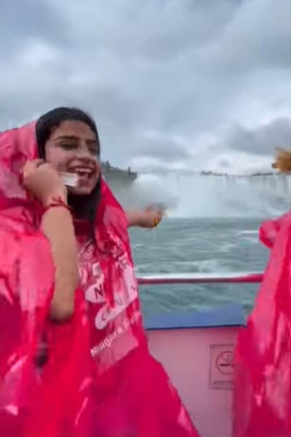நயாகரா நீர்வீழ்ச்சியில் உற்சாகம்