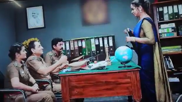 சீரியல் அனைத்து தரப்பினரும் பார்ப்பதால் தவறு சட்டென்று தெரிகிறது