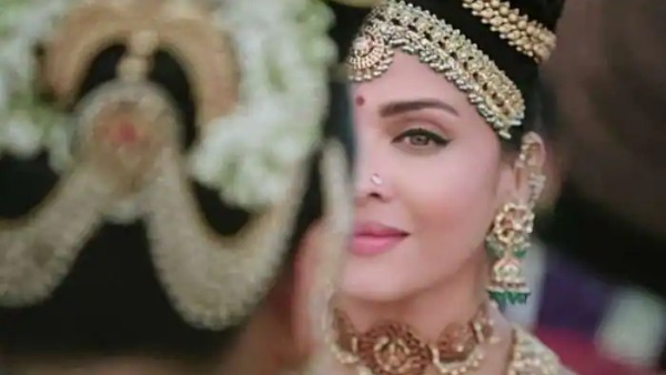 மழையில் ஐஸ்வர்யா ராய்