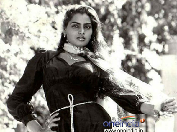கண்களில் கவர்ச்சி விருந்து