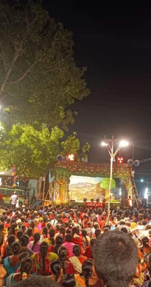ஜதி ரத்னலு ஹீரோயின்