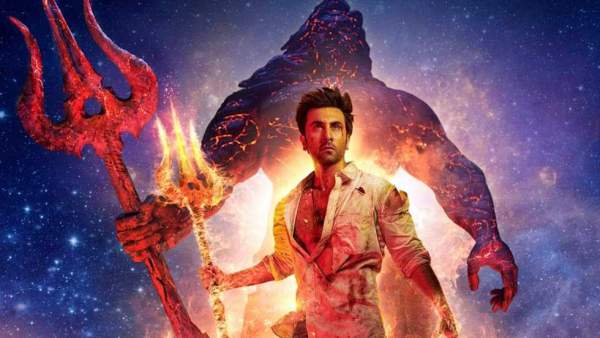 அடேங்கப்பா.. 300 கோடி வசூல் சாதனை படைத்த பிரம்மாஸ்திரம்.. கொண்டாட்டத்தில் ரன்பீர் கபூர், ஆலியா பட்! 