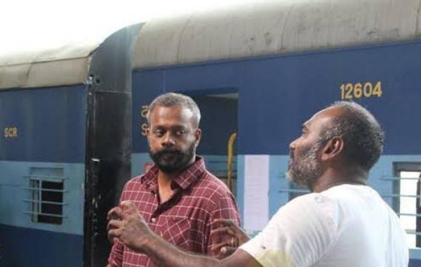 பழம் வேணுமாண்ணா...