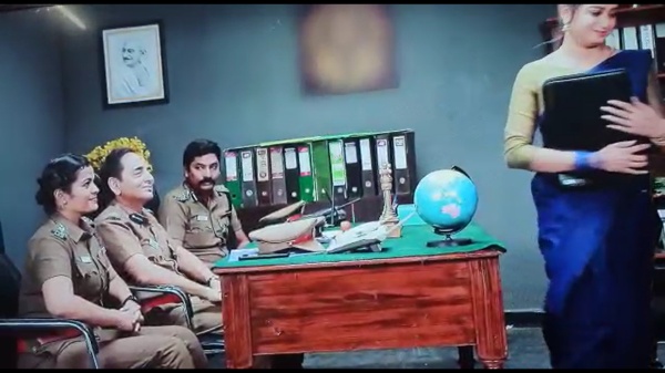 தென் காசியில் வேலை செய்வதாக இருந்தால் ஐபிஎஸ் பொறுப்பை ஏற்கலாம்- மாமியார்