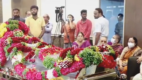 நேரில் அஞ்சலி செலுத்திய பிரபலங்கள்