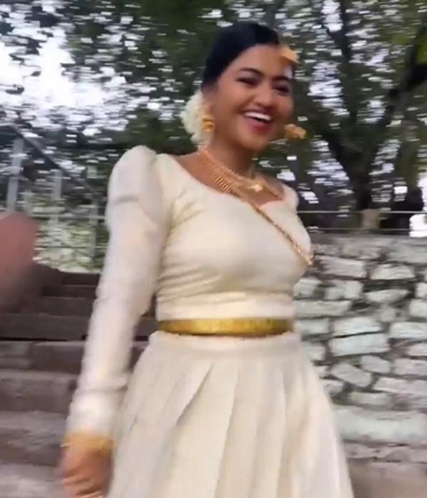 அதிதி ஷங்கருக்கு போட்டி