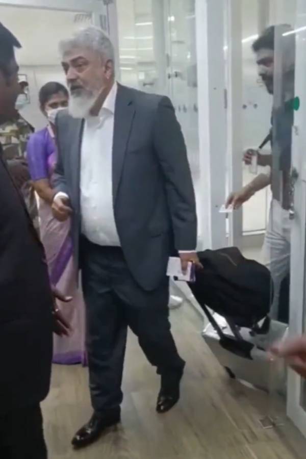 சல்யூட் அடித்த அஜித்