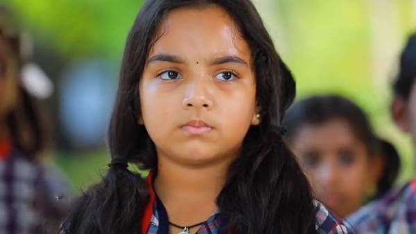 லஷ்மிக்கு பெற்றோர் மாதிரி