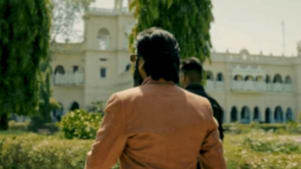 எதையும் யோசிக்காமல் படம்பார்க்க வேண்டும்