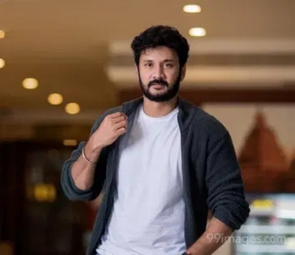 அவர் ஒரு கிரியேட்டர்
