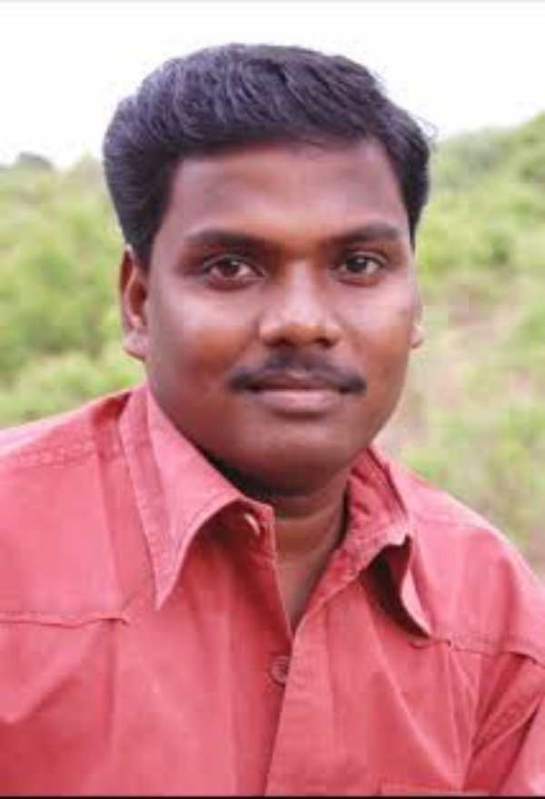 யுகபாரதி இசையமைப்பாளரிடம் பாராட்டு பெற்றார்