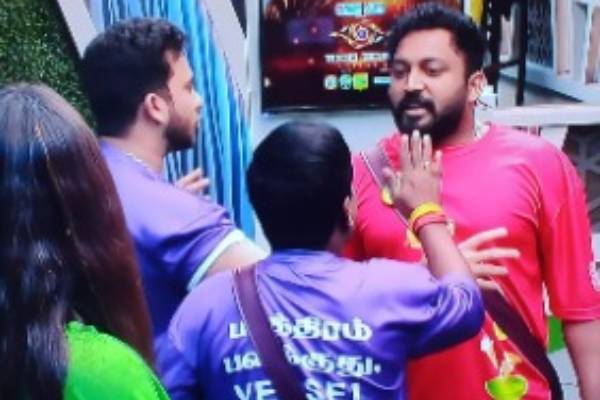 உருவக்கேலி செய்யும் போட்டியாளர்கள்