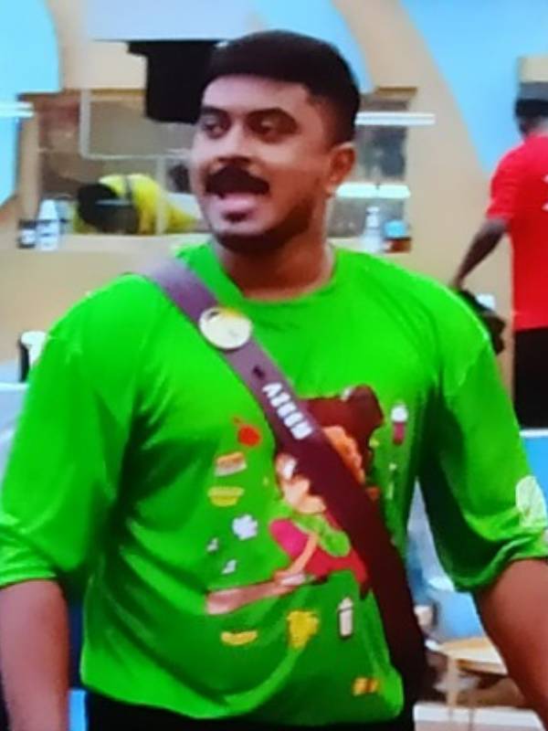 பெண் போட்டியாளர்களிடம் கடுமை காட்டும் அசீம்