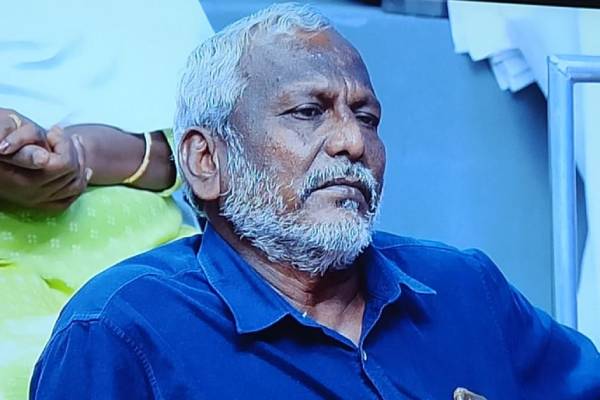 அப்பாக்கு தனி வீடு, கார் வாங்கி கொடுத்த இளைஞன்