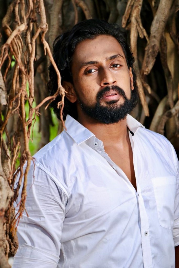 மண்ணில் புதைக்கப்பட்ட நிலை
