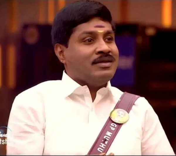முதல் போட்டியாளராக