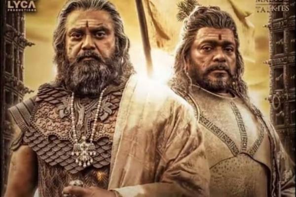 ரசிகர்களுடன் படம் பார்த்த சரத்குமார்