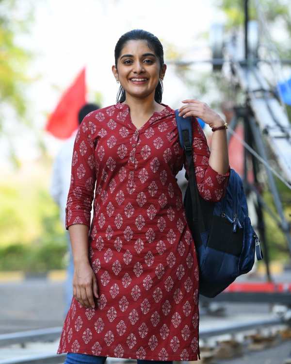 தெறித்து ஓடிய நிவேதா தாமஸ்