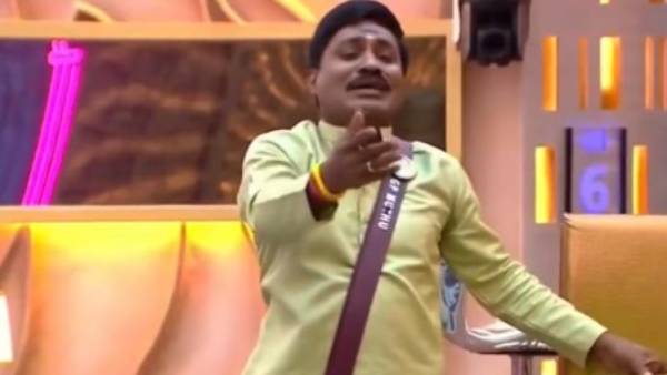 வெளியேறினார்
