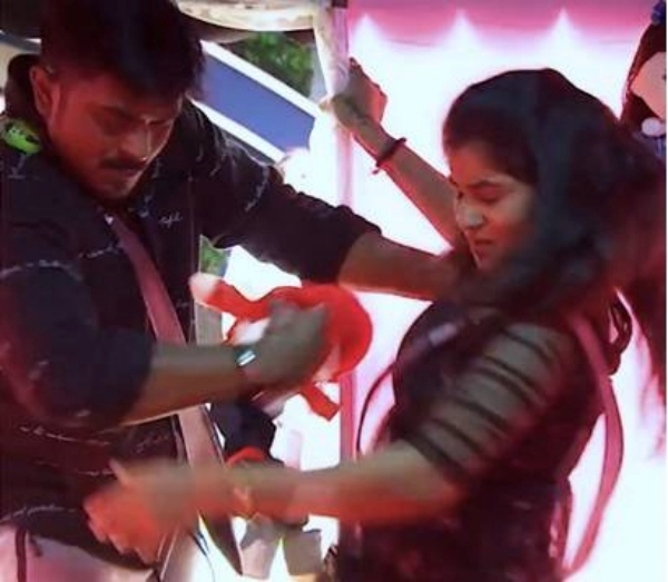 அனைத்து பஞ்சாயத்துகளையும் வார இறுதியில் பைசல் பண்ணுவதா?